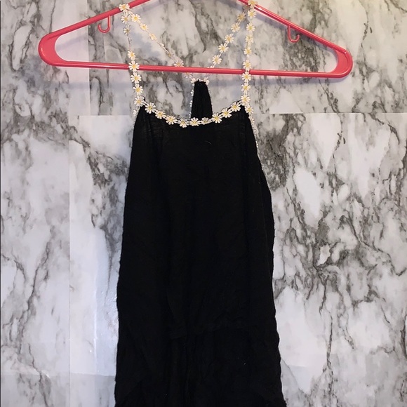 Black tank with flower straps - Picture 1 of 3